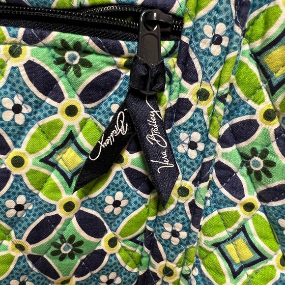 Vera Bradley large tote good condition blue and green comes with visor - Picture 13 of 13